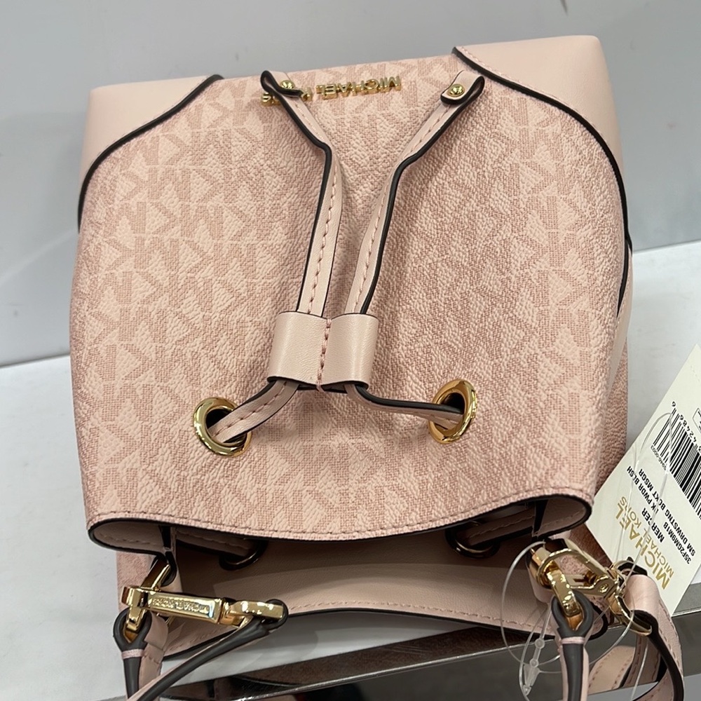 MICHAEL KORS 35F2GM9M1B MERCER SMALL BUCKET DRAWSTRING CROSSBODY
Dk Powder Blush - Picture 14 of 16